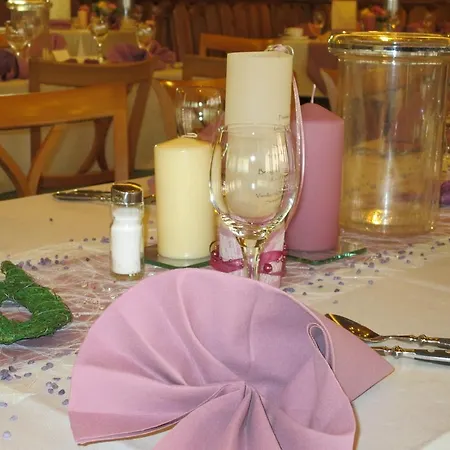 & Gaestehaus Krone גייזלווינד