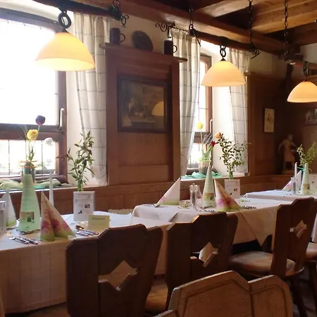 מלון & Gaestehaus Krone