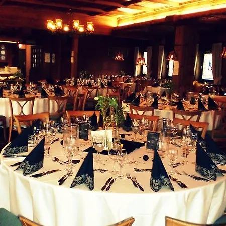 & Gaestehaus Krone Hotel
