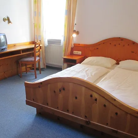 & Gaestehaus Krone 3* Geiselwind