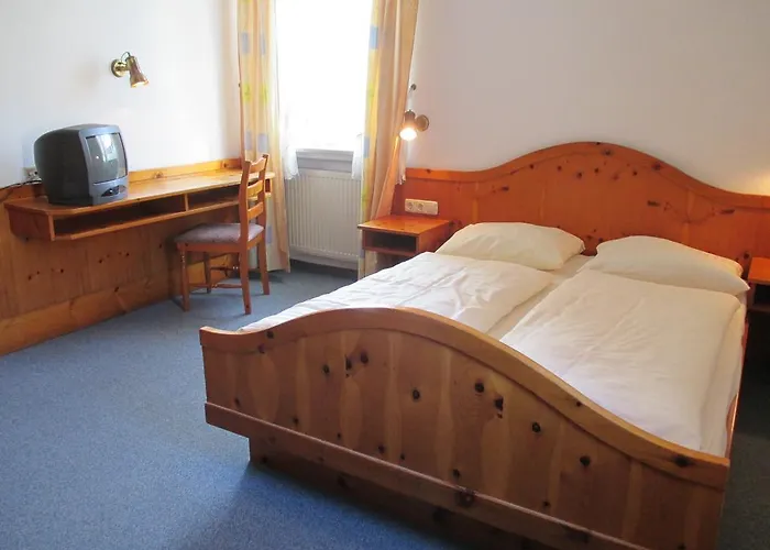 & Gaestehaus Krone 3* Geiselwind